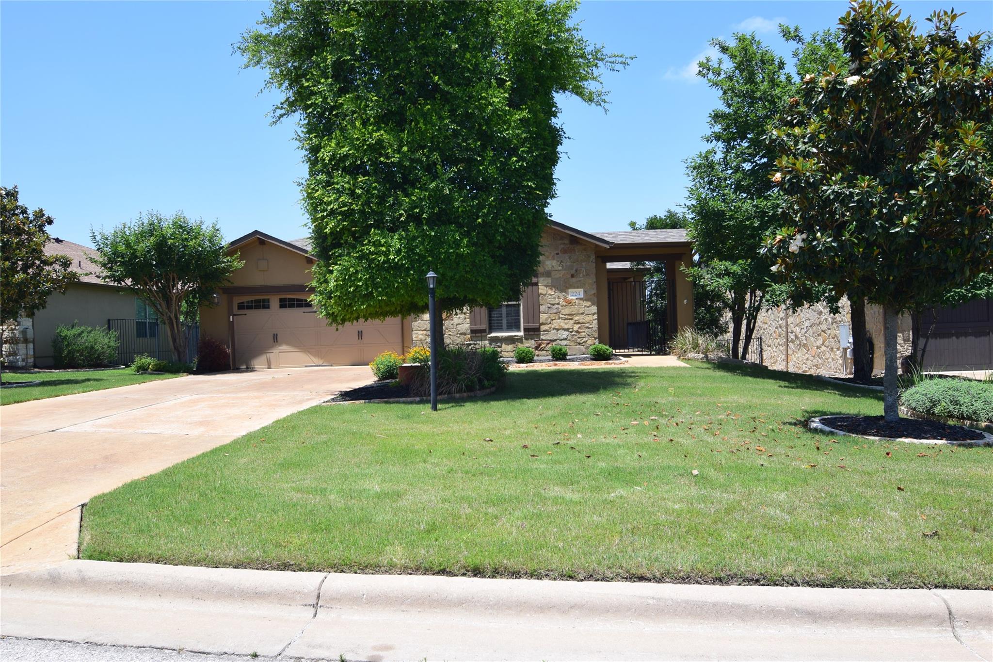 224 Tavish Trl Property Photo 1