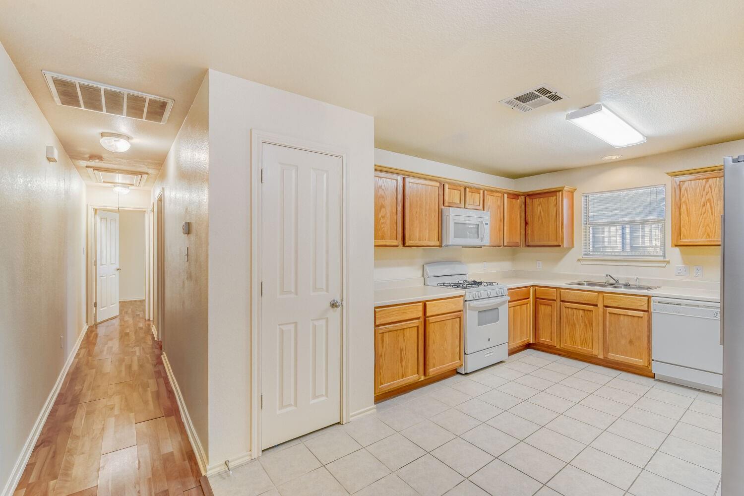 3309 Robinson Ave #b Property Photo 5