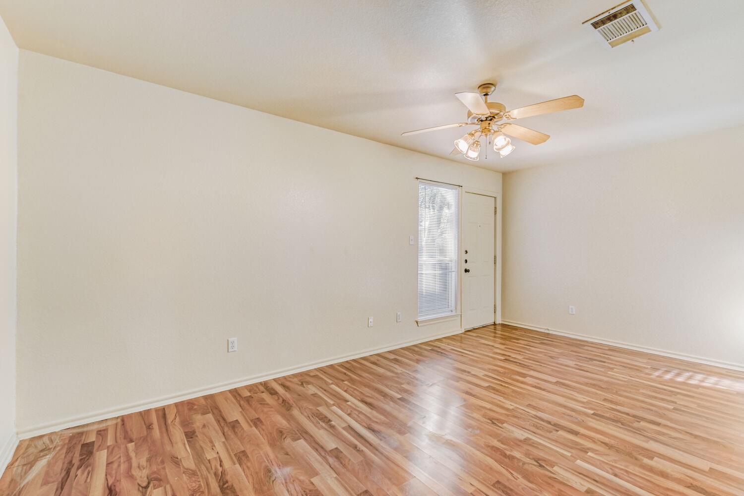 3309 Robinson Ave #b Property Photo 7
