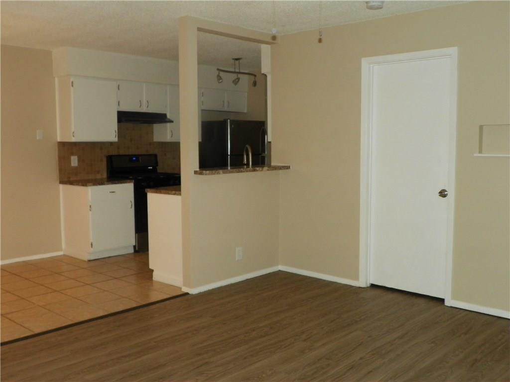 412 Cypress Ln #412 Property Photo 5