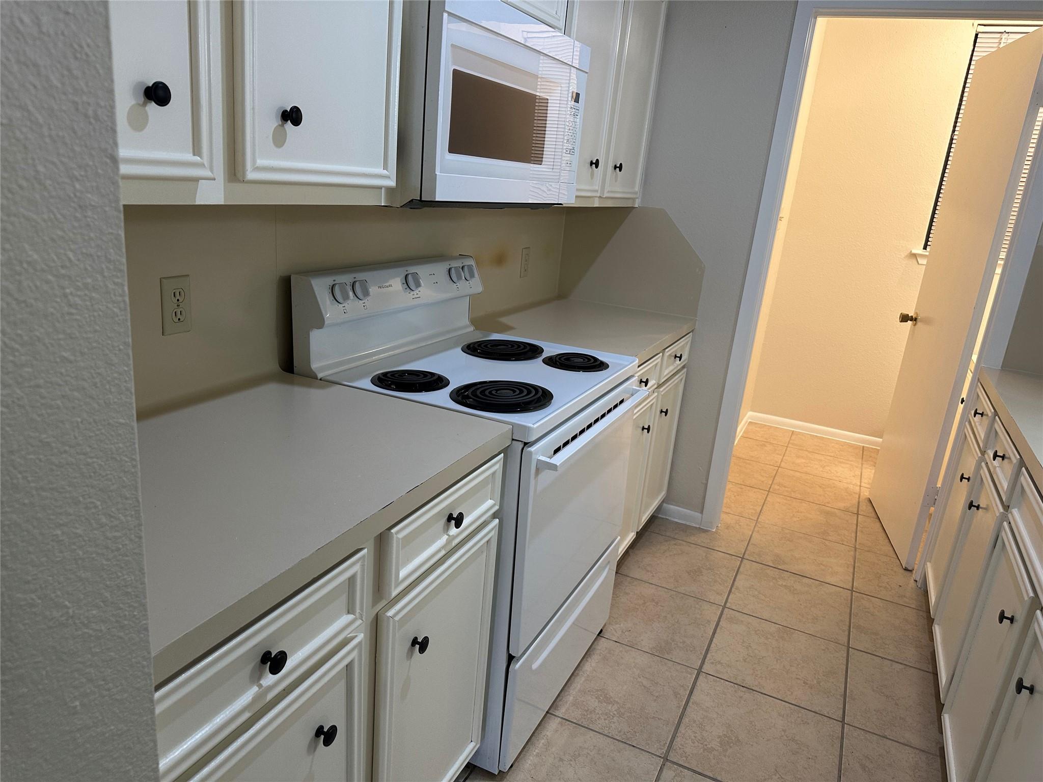 7107 Silver Dale Dr #b Property Photo 9