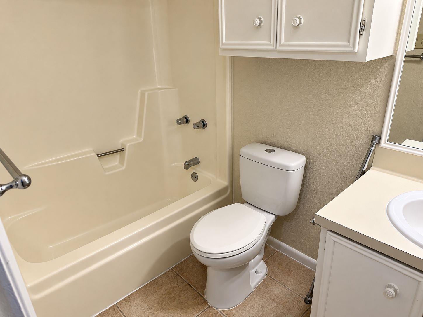 7107 Silver Dale Dr #b Property Photo 20