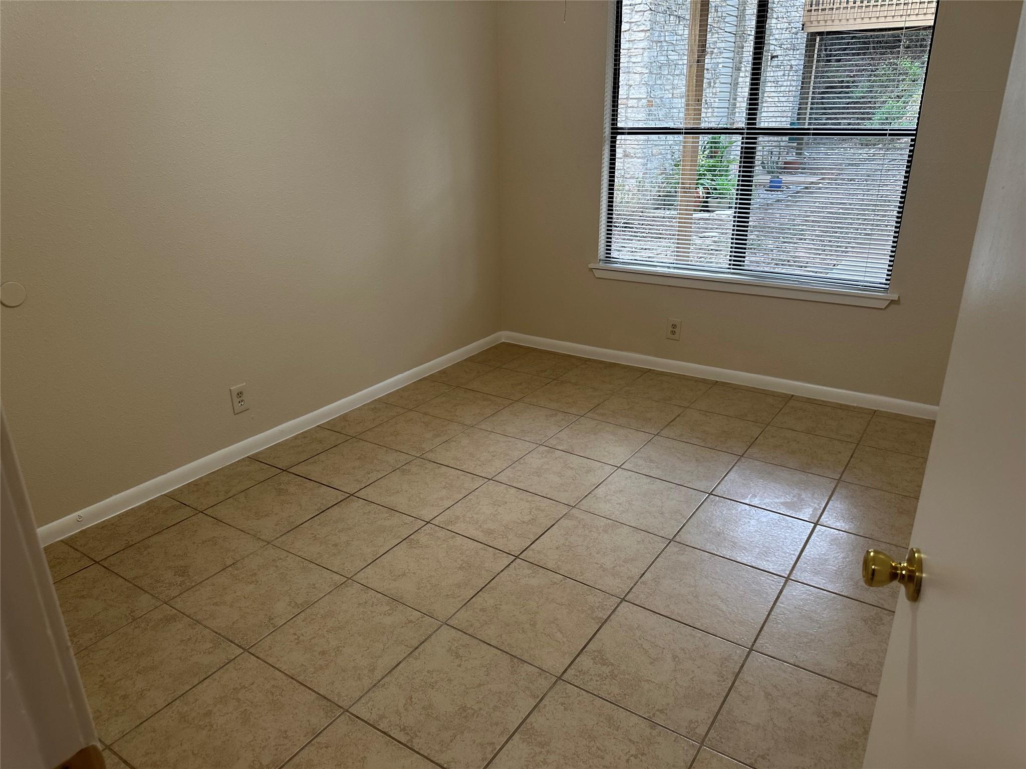 7107 Silver Dale Dr #b Property Photo 21