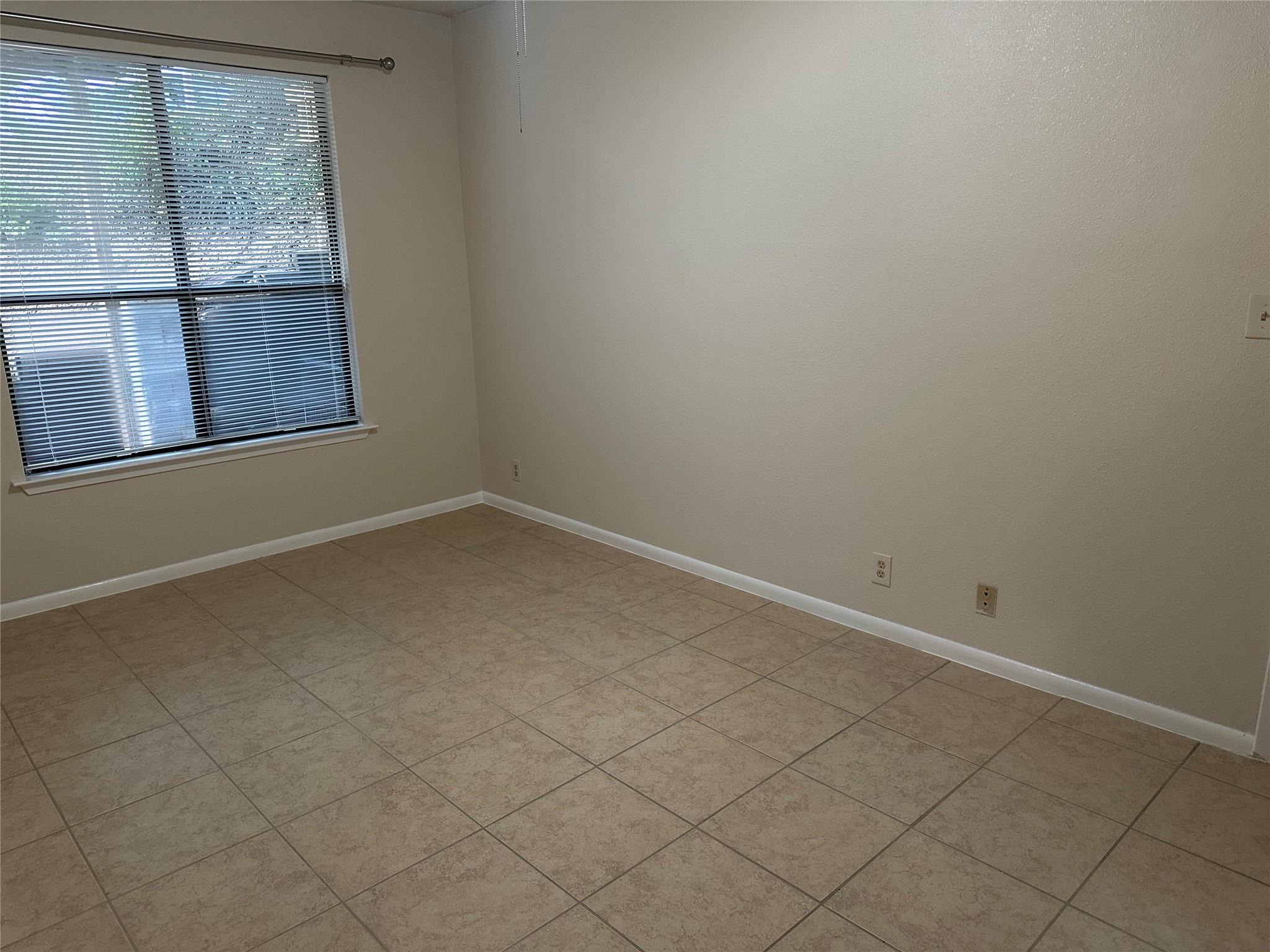 7107 Silver Dale Dr #b Property Photo 23