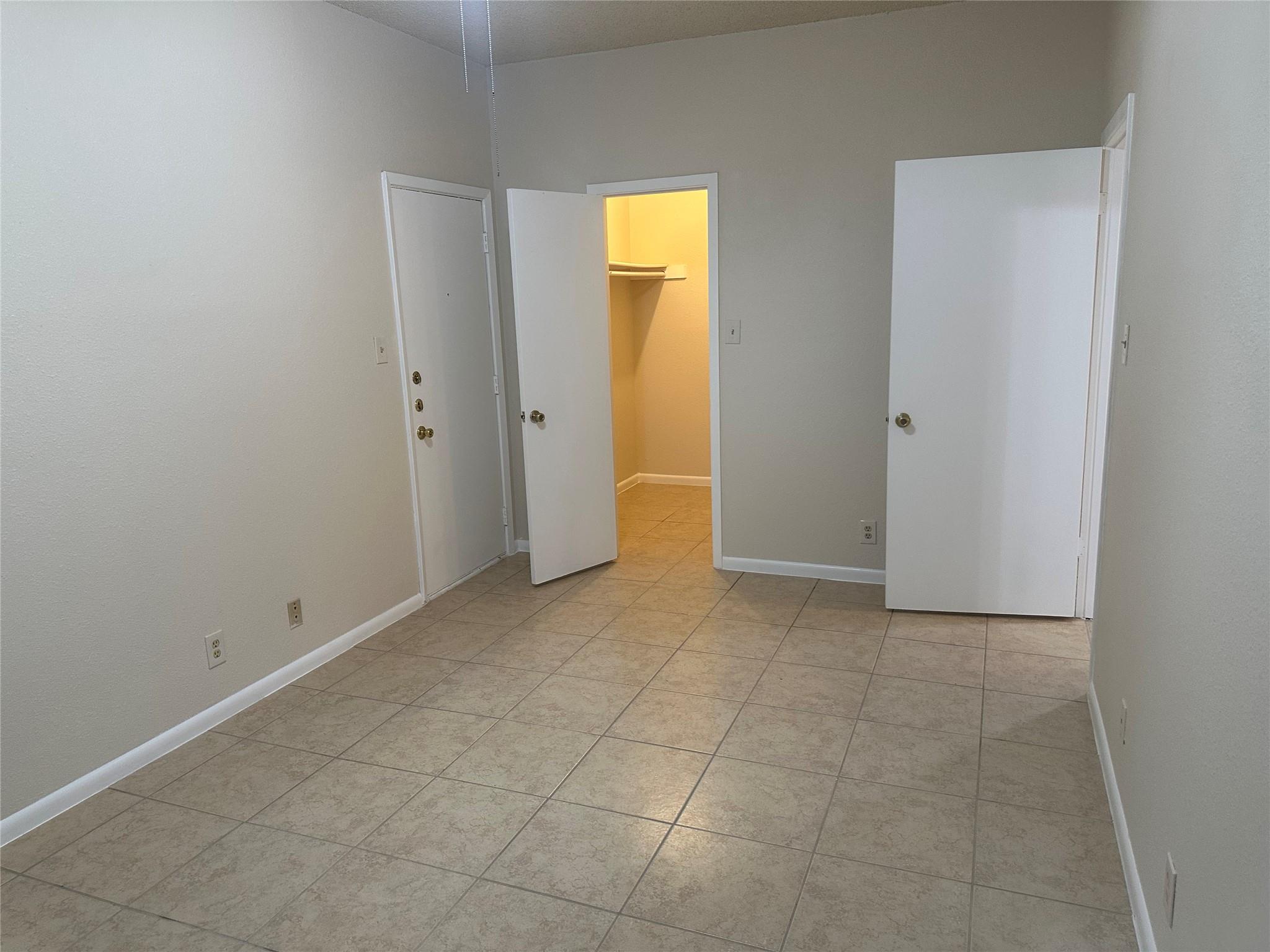 7107 Silver Dale Dr #b Property Photo 24