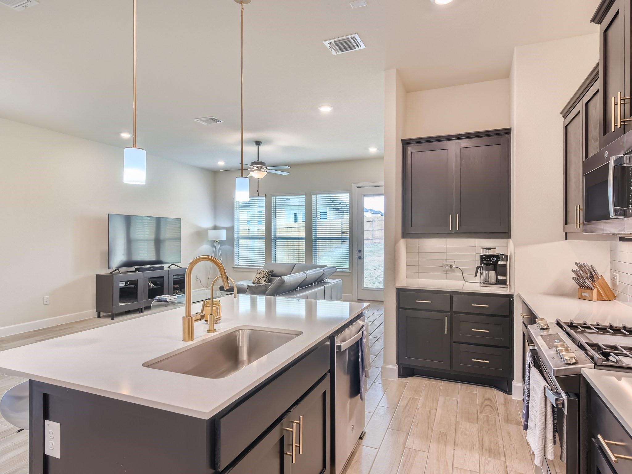 4503 Cool Gray Cv Property Photo 7