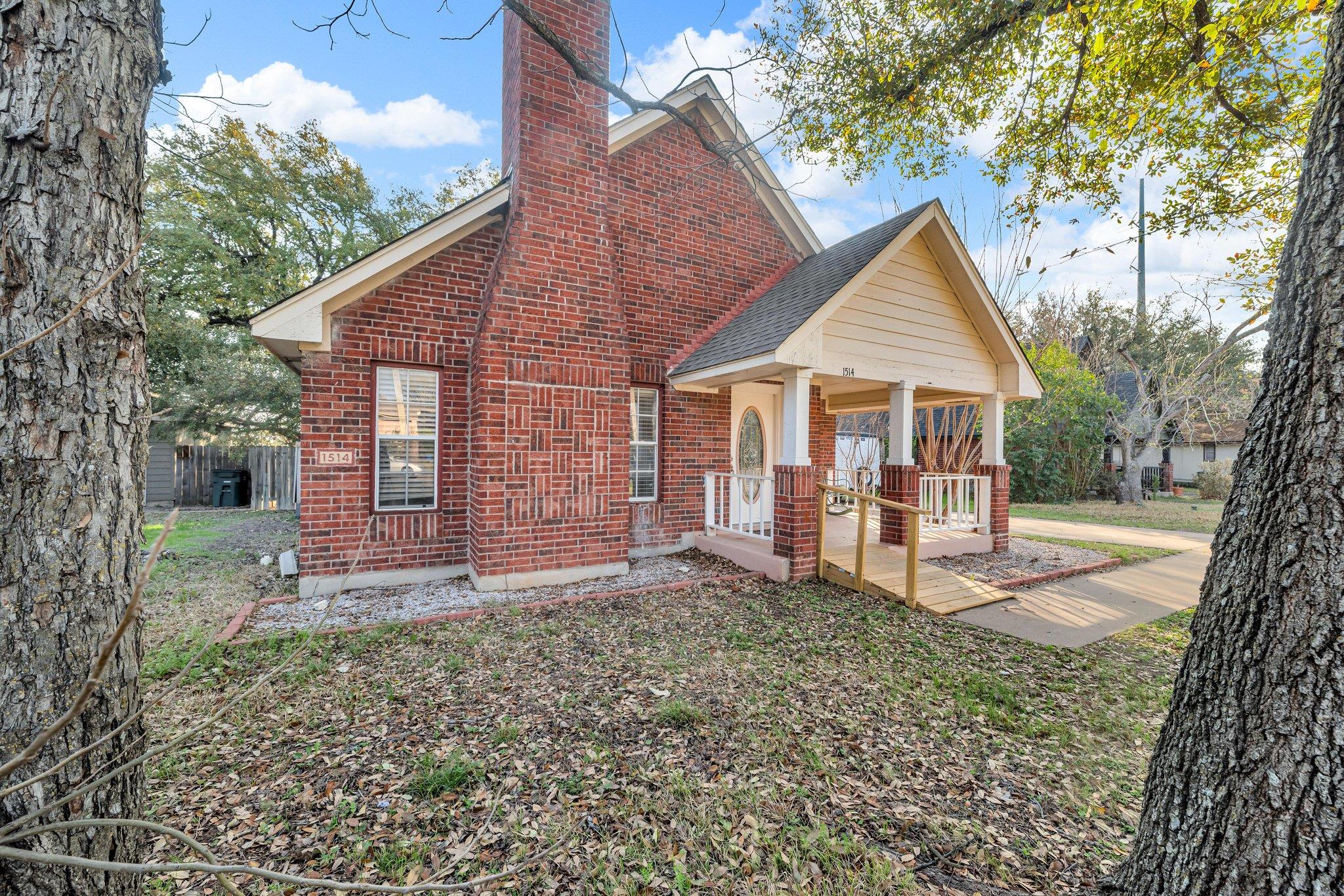 1514 Moss Creek Dr Property Photo