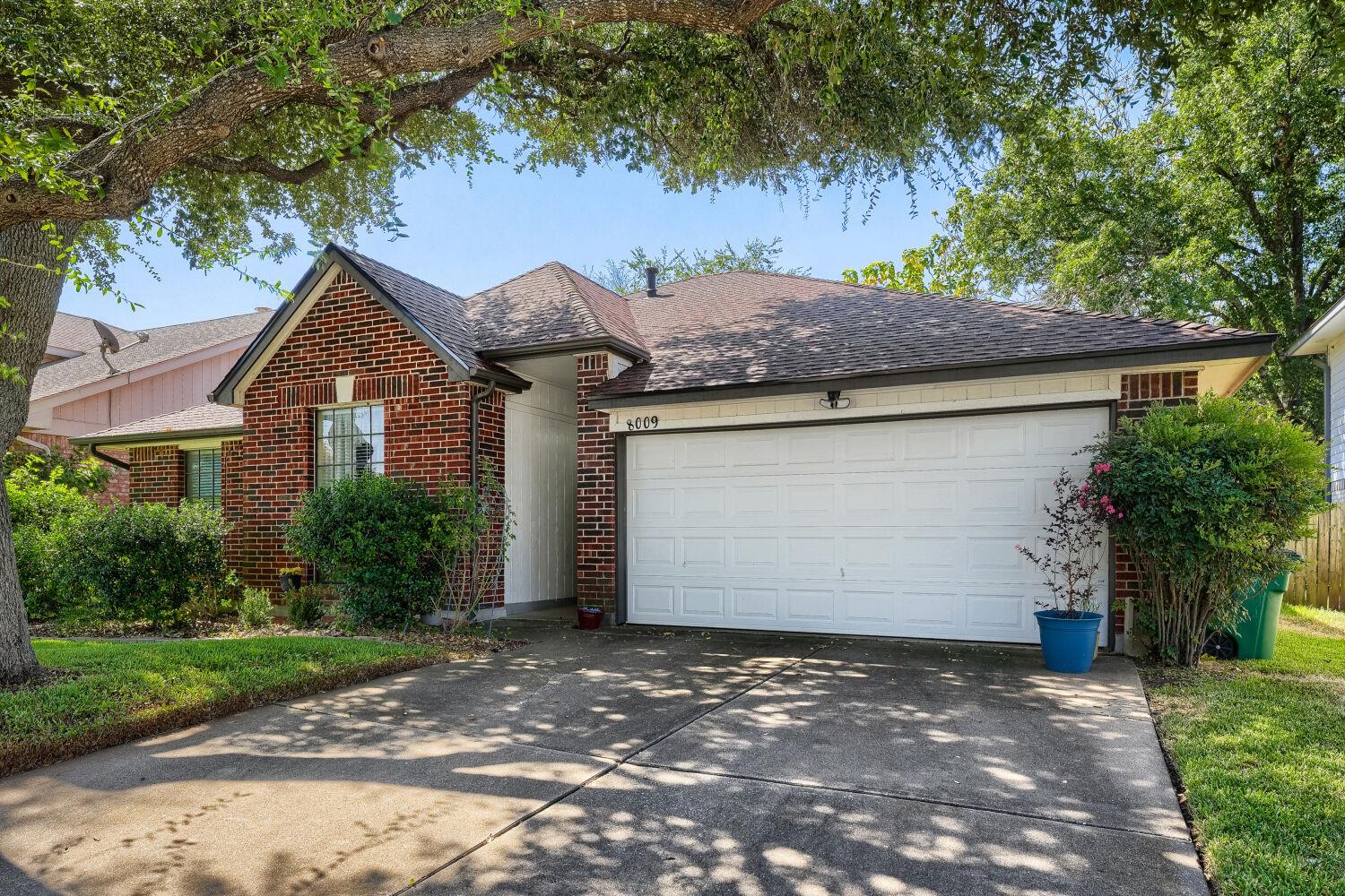 8009 Tantara Ct Property Photo 1