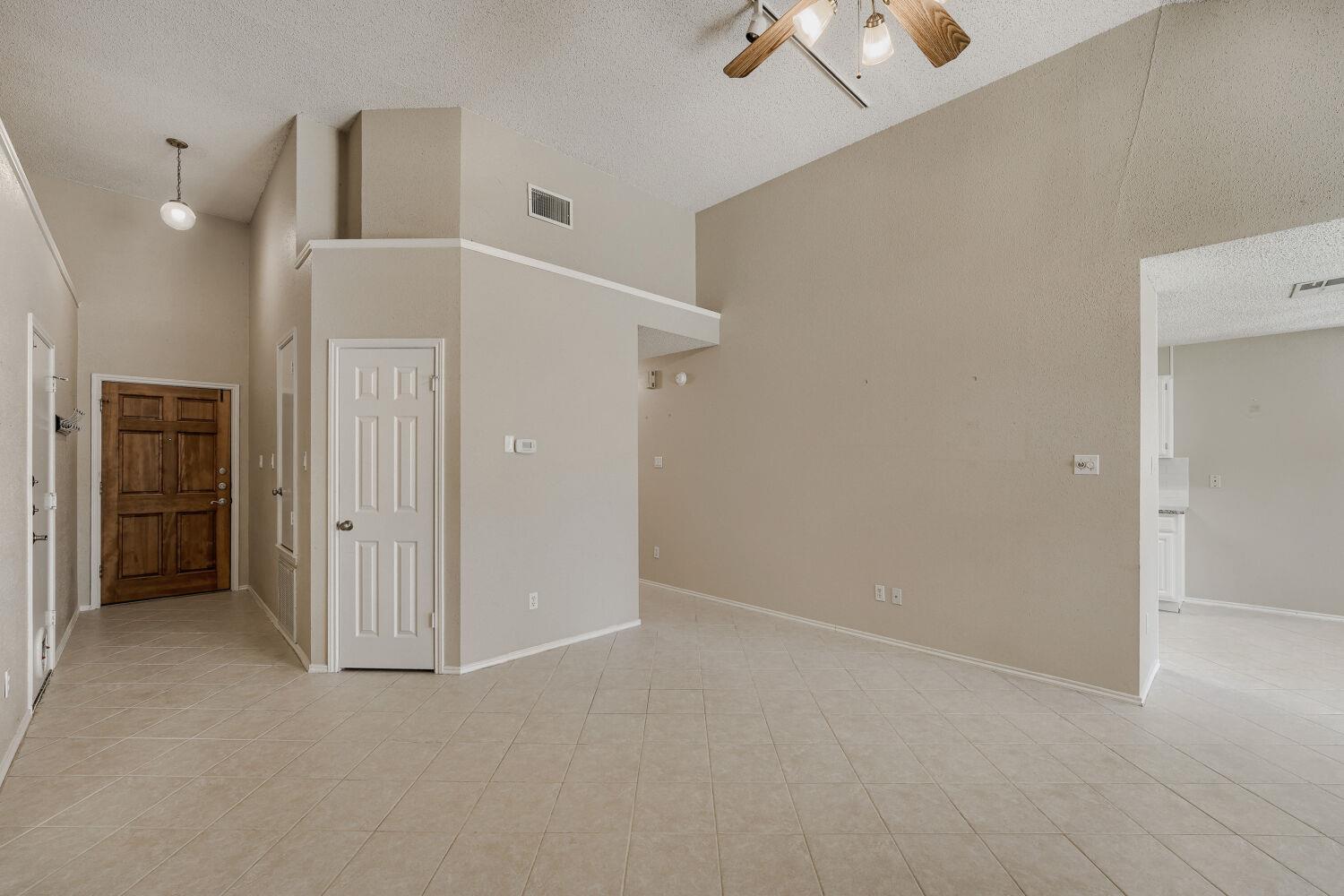 8009 Tantara Ct Property Photo 3