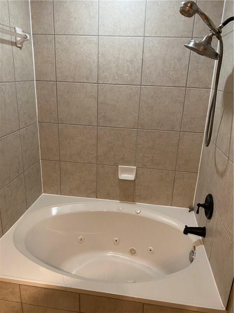 14711 Little Fox Trl Property Photo 16