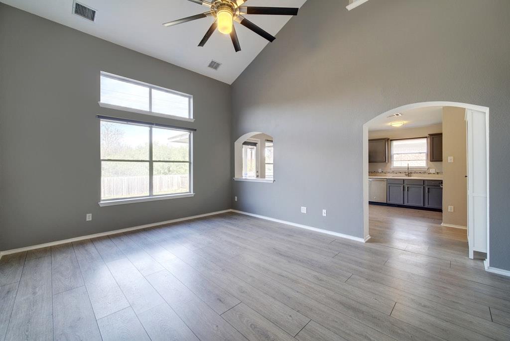 15004 Sassafras Trl Property Photo 4