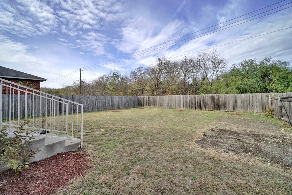 15004 Sassafras Trl Property Photo 24