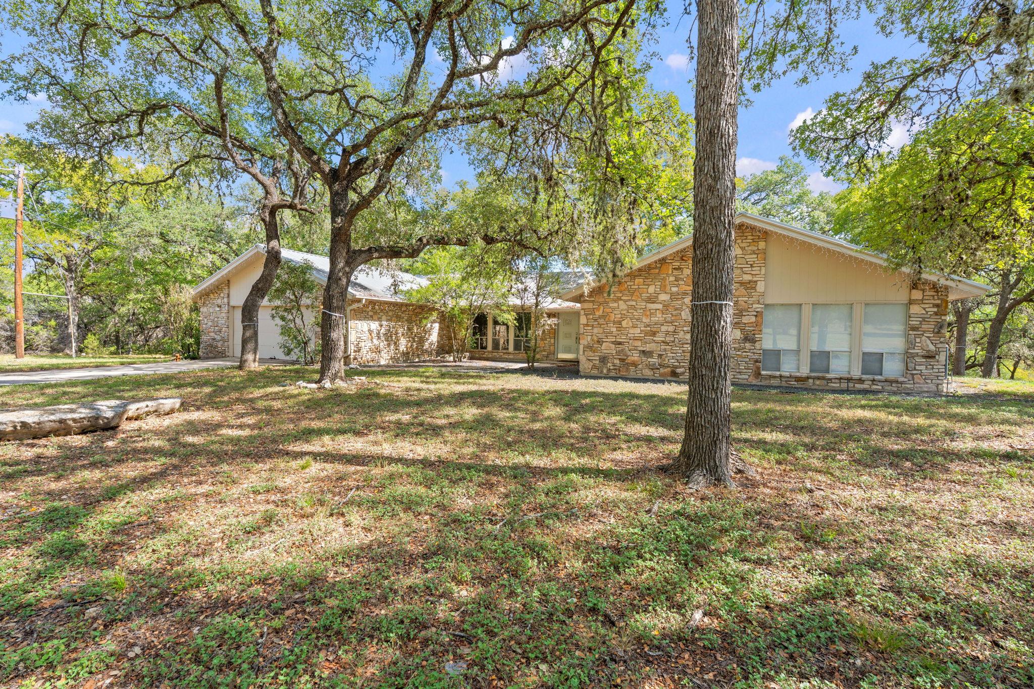 110 Hillsedge Rd Property Photo 3