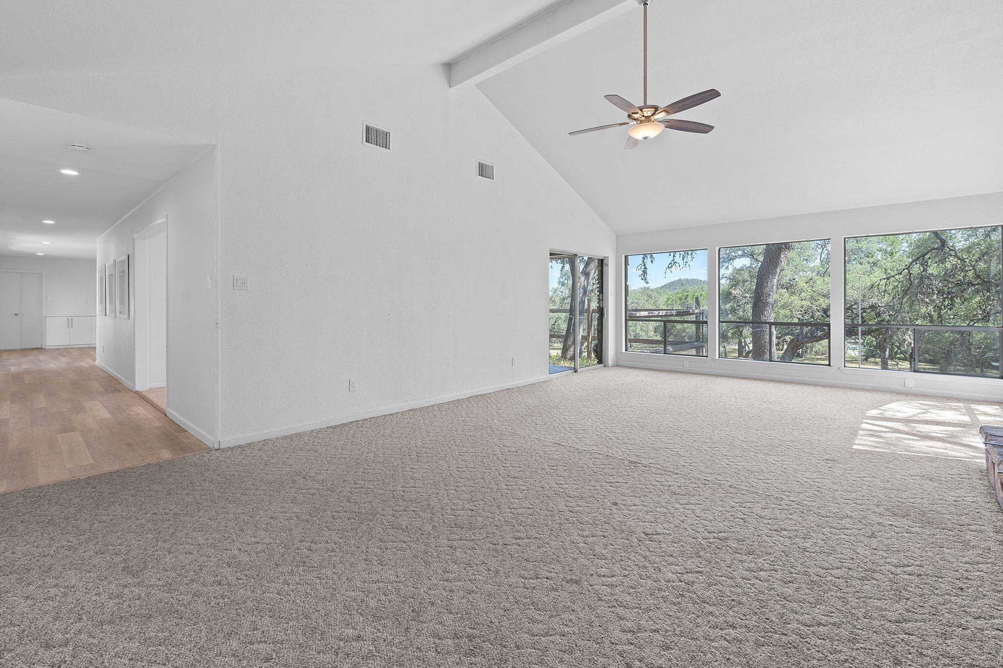 110 Hillsedge Rd Property Photo 5