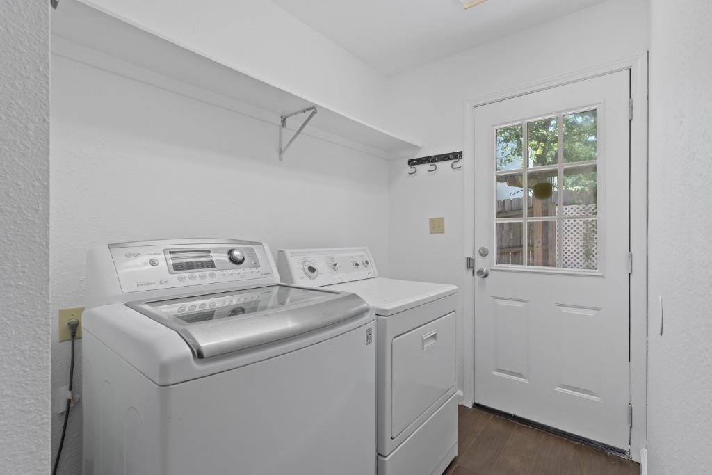 1211 Delano St Property Photo 11