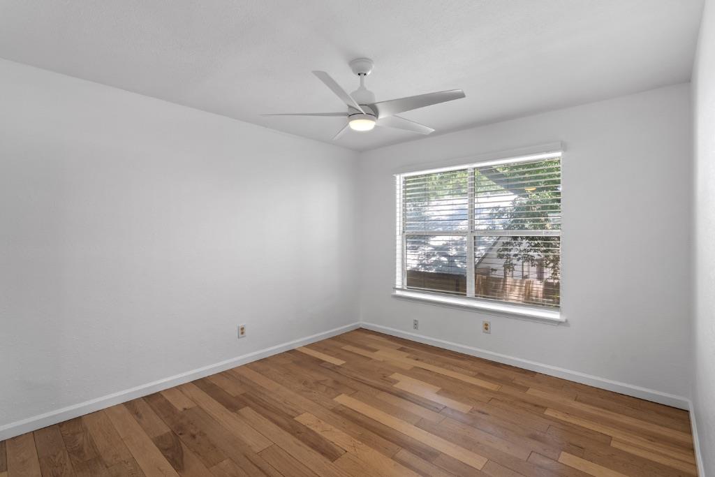 1211 Delano St Property Photo 15