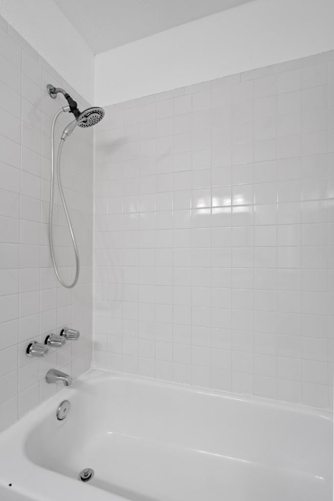 1211 Delano St Property Photo 18