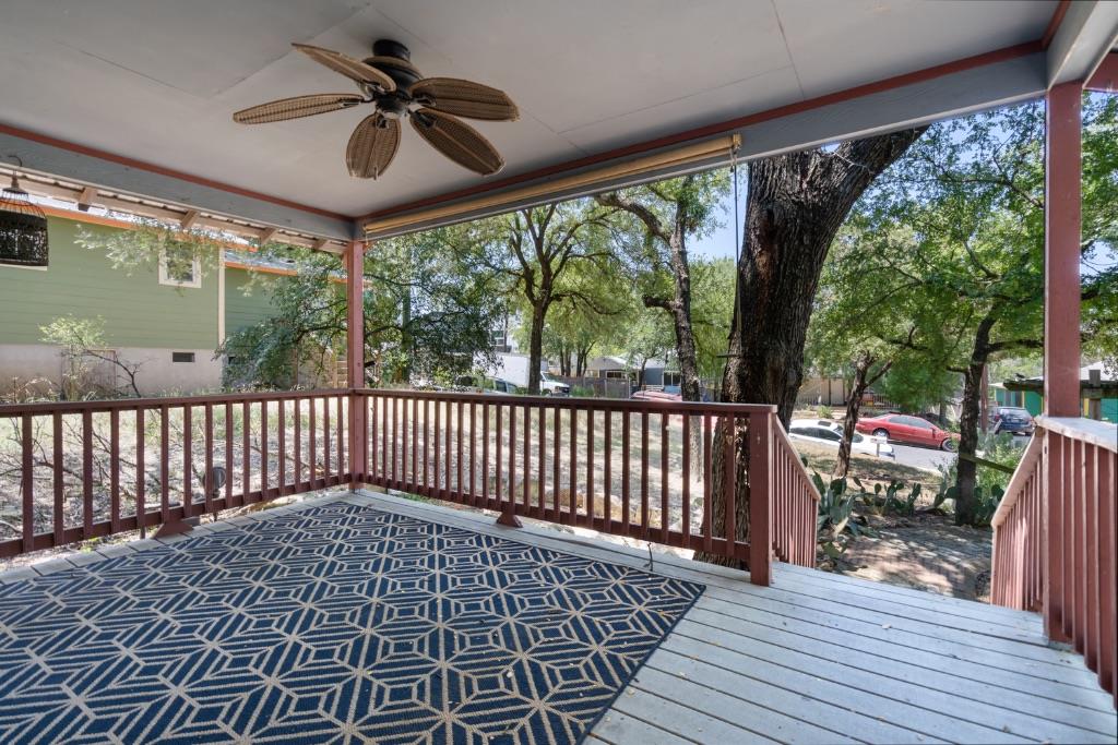 1211 Delano St Property Photo 27