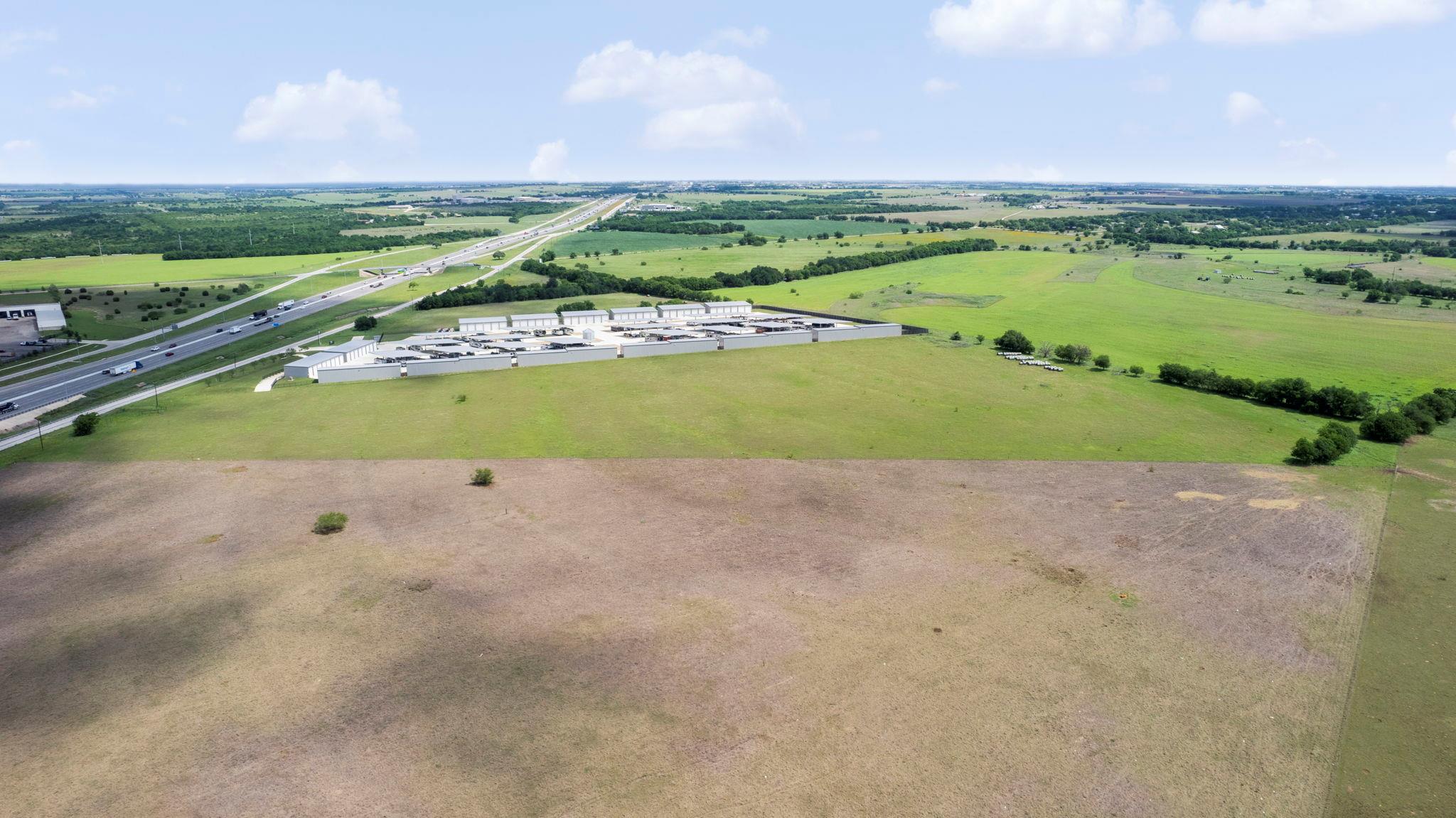6100 N Interstate 35 None Property Photo 15