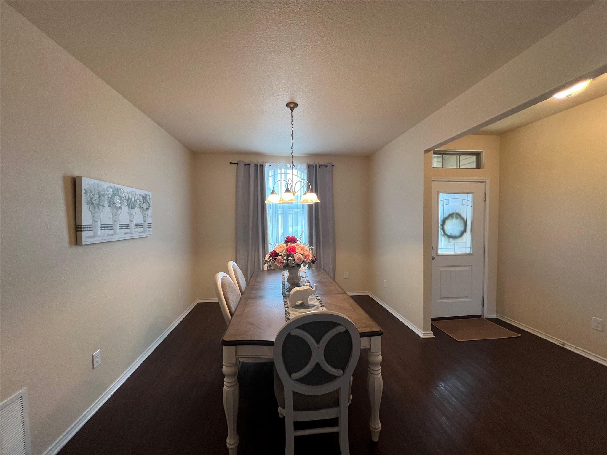 704 Rowdy Dr Property Photo