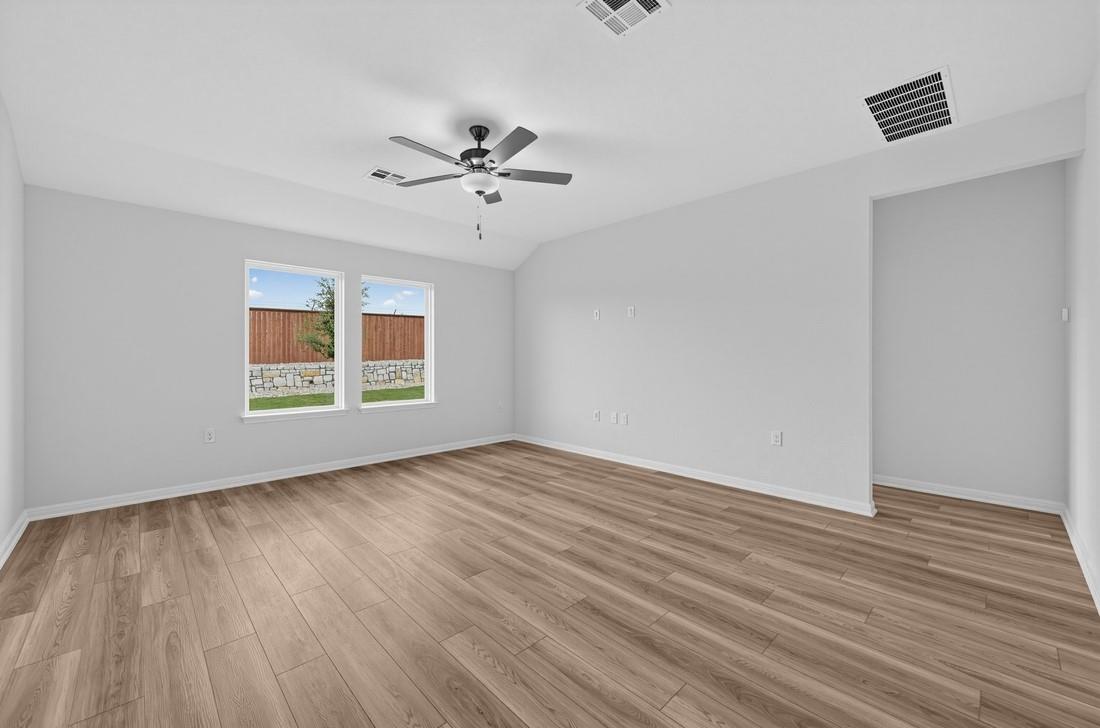 1300 Crumpton Dr Property Photo 3