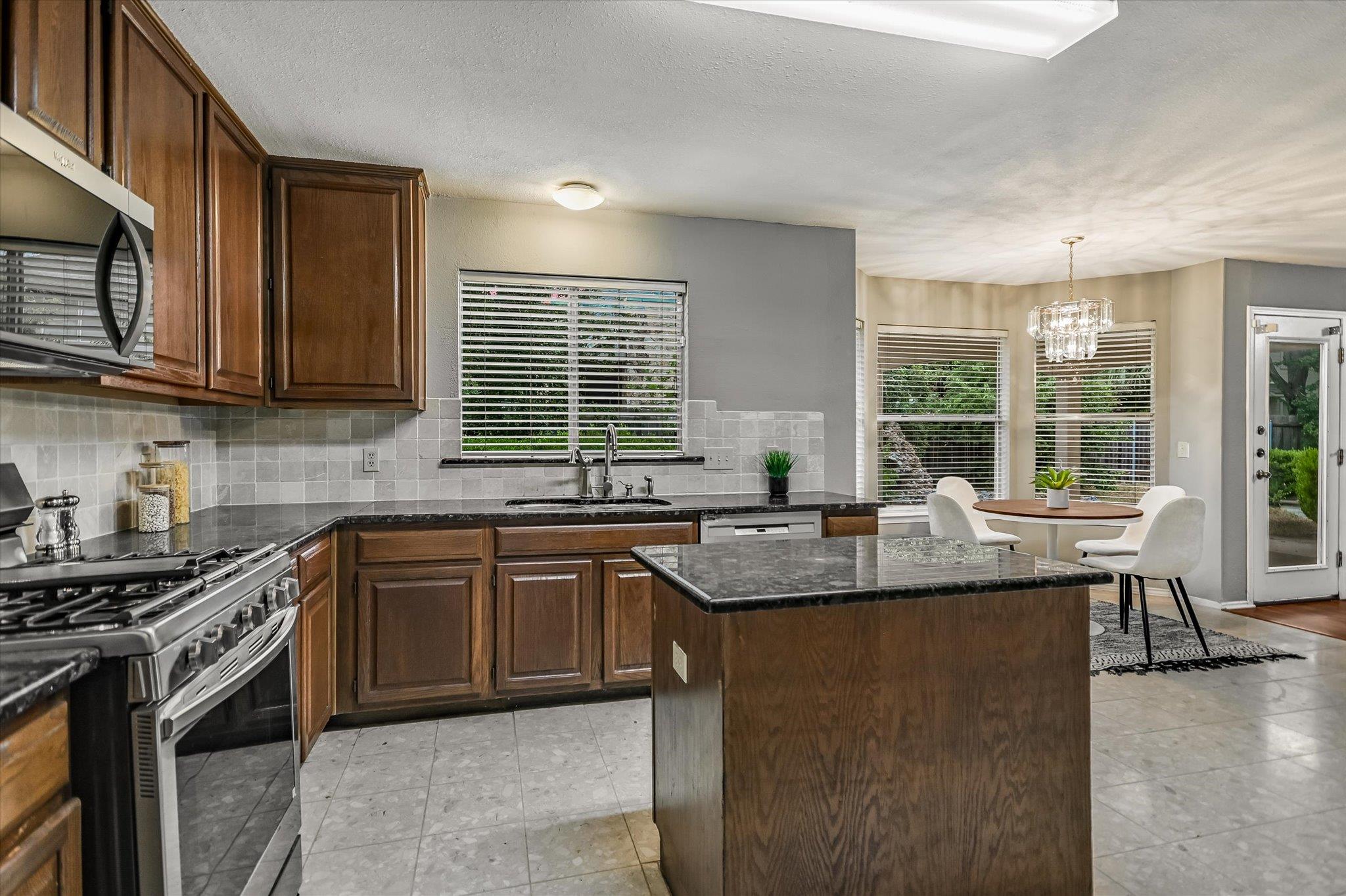 16902 Tomcat Dr Property Photo 12