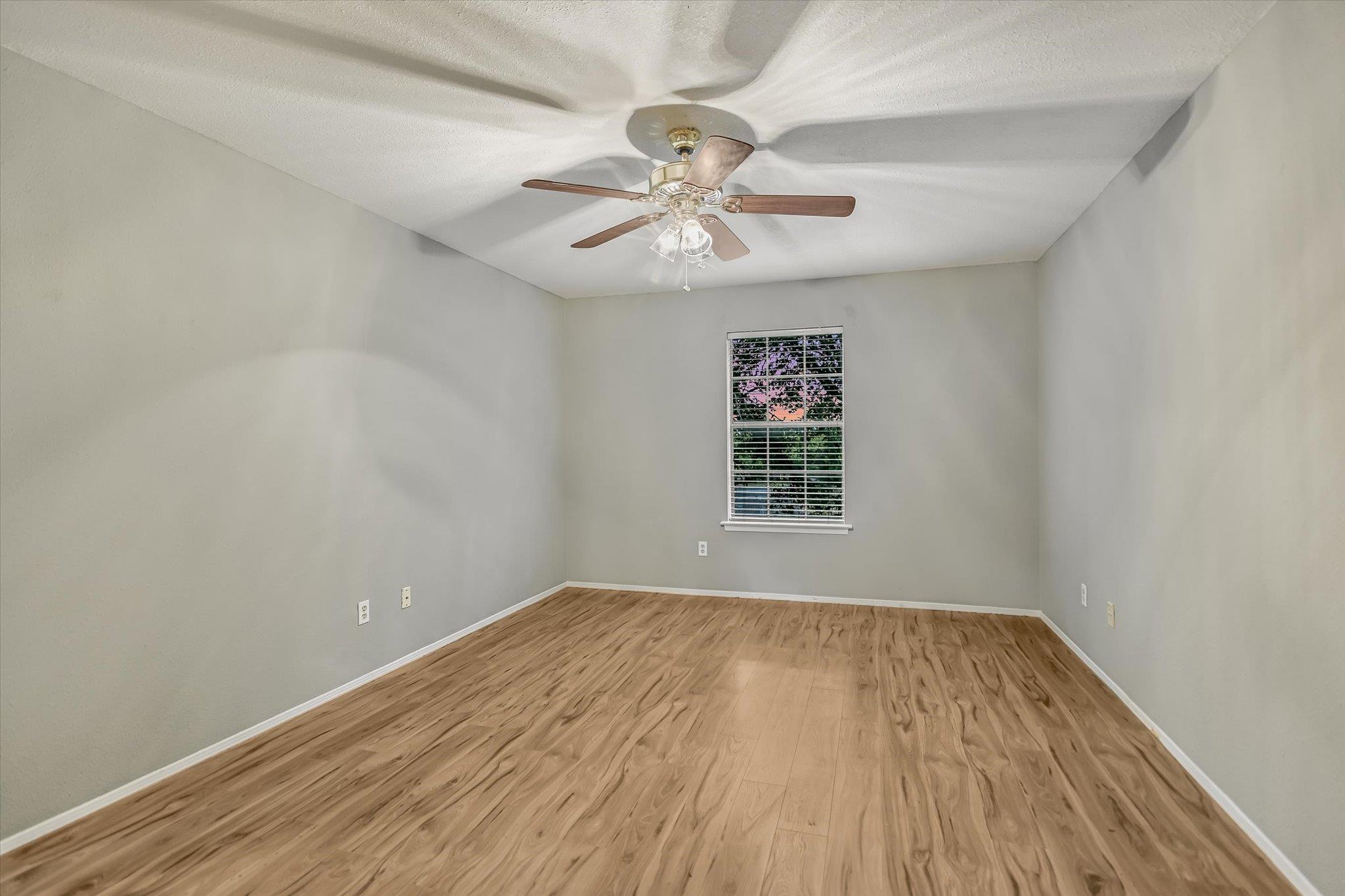 16902 Tomcat Dr Property Photo 20