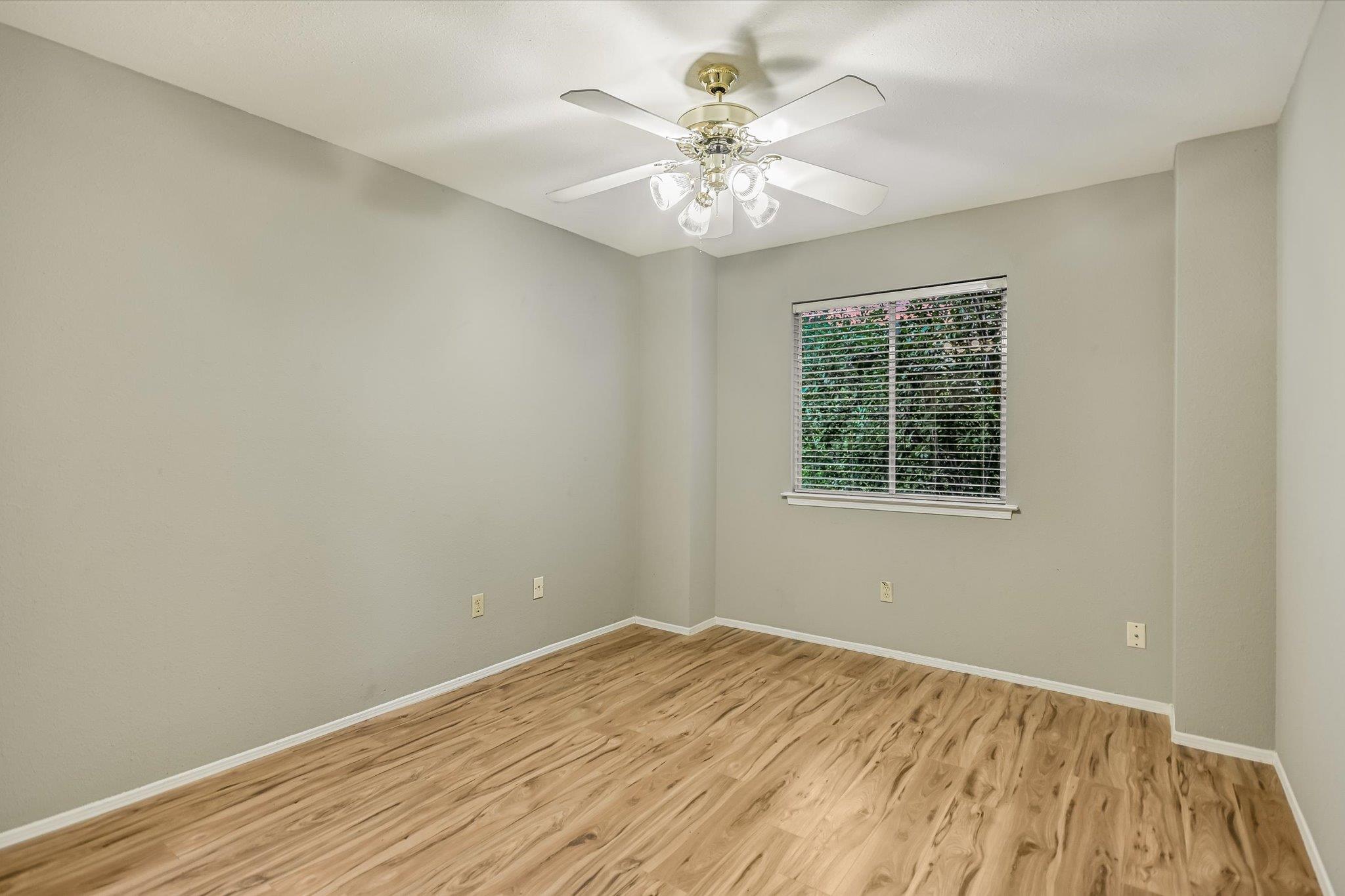 16902 Tomcat Dr Property Photo 23