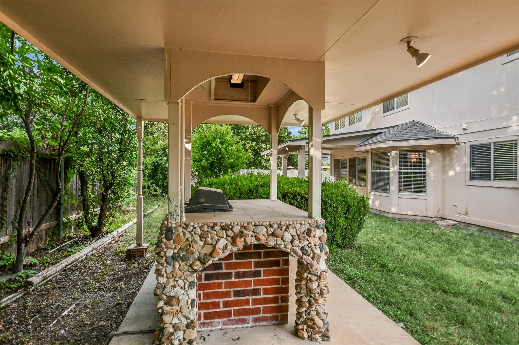 16902 Tomcat Dr Property Photo 26
