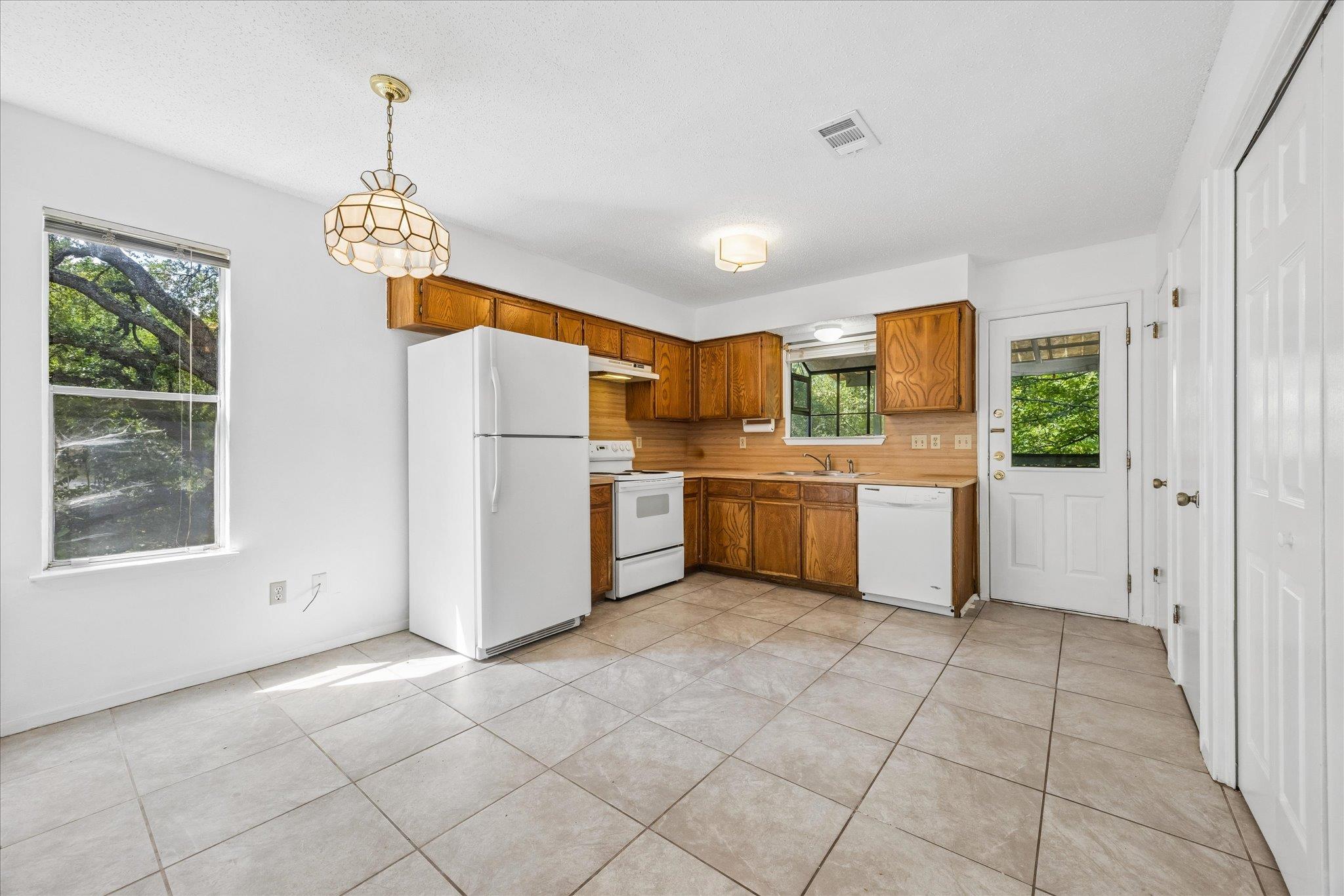 8202 Mescalero Dr #a Property Photo 5