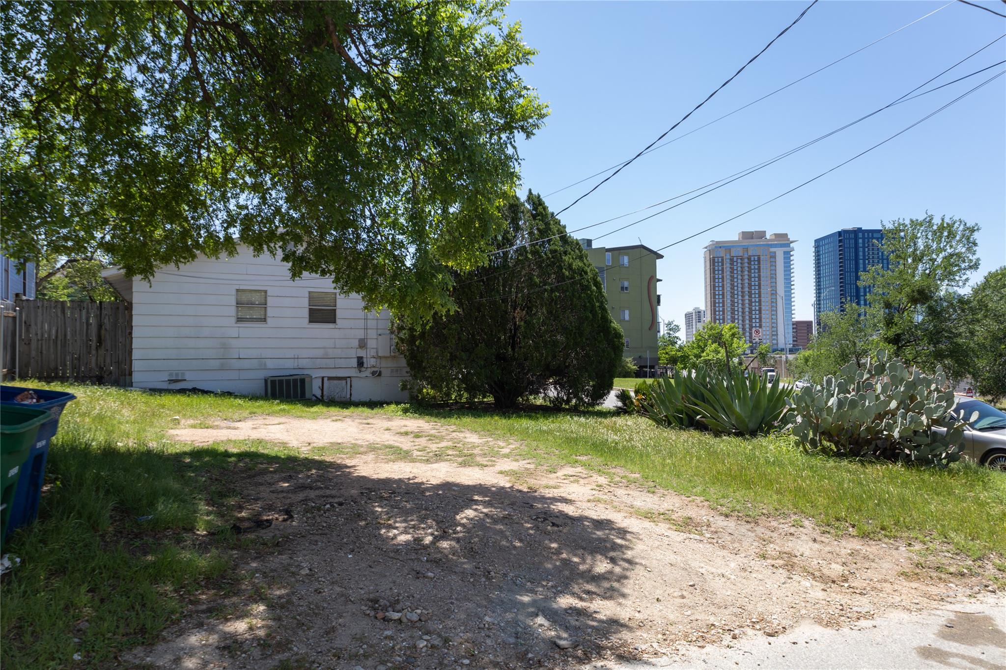 1401 Olander St Property Photo 4