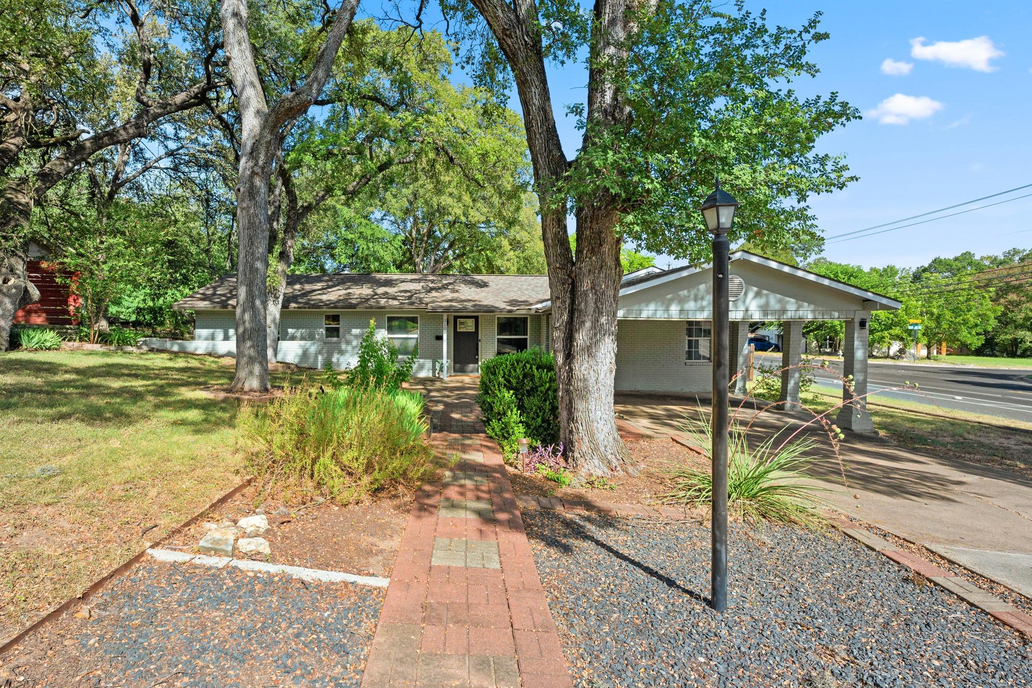 5100 Plumas Ln Property Photo 1