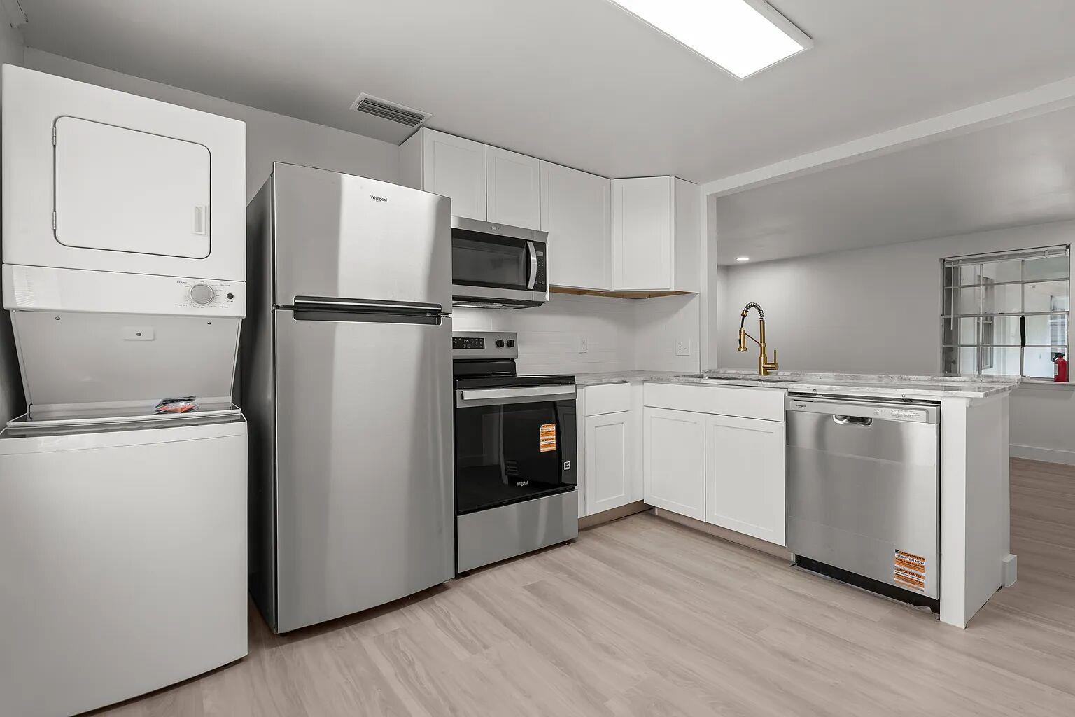 533 S Bonner Ave #517 Property Photo 3