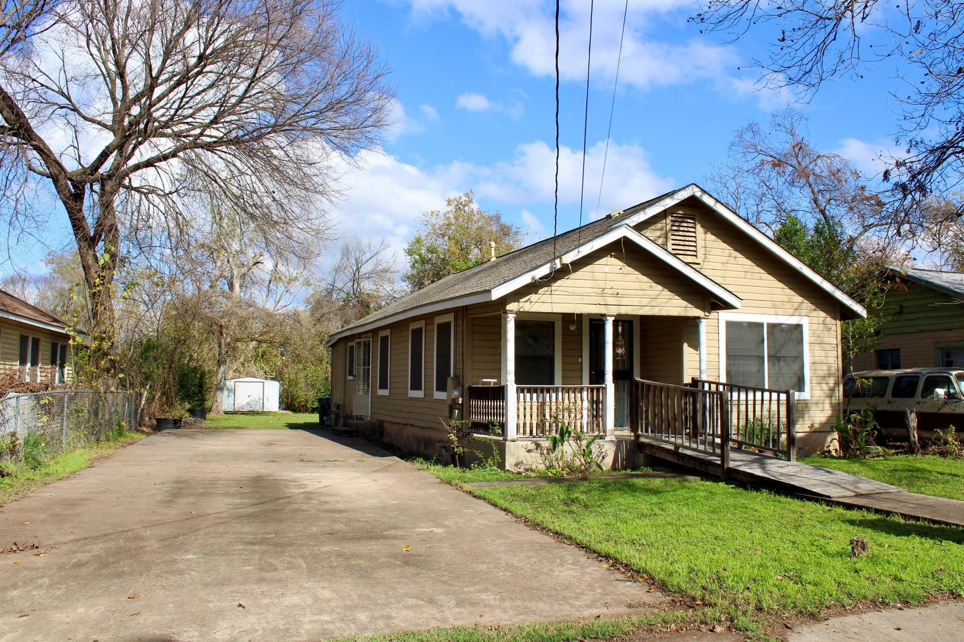 4704 Gonzales St Property Photo 3