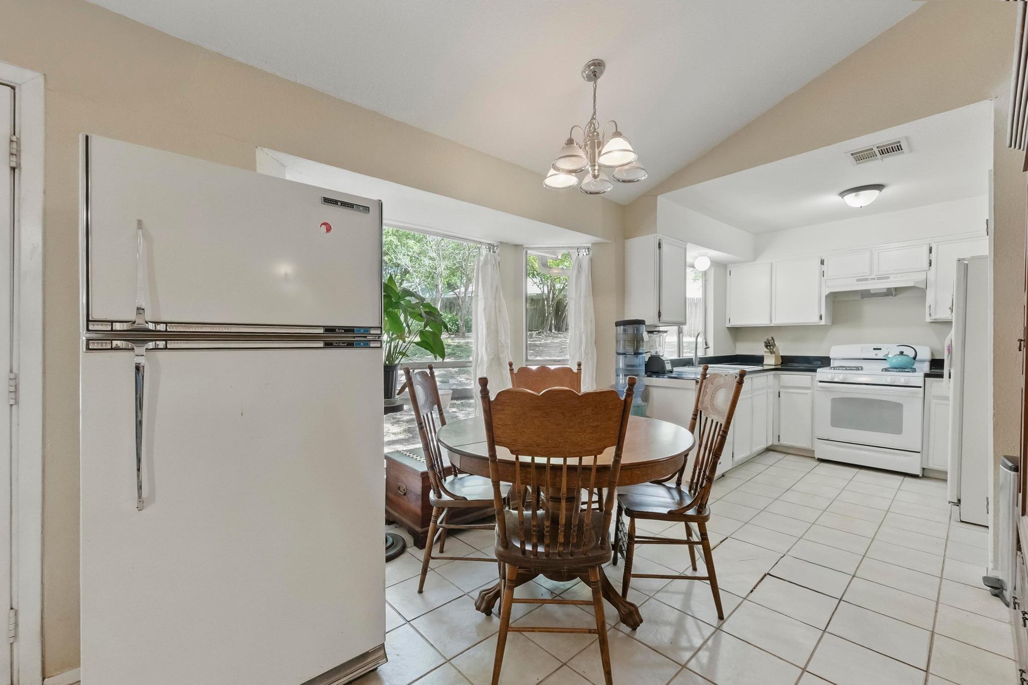 4802 Peach Grove Ct Property Photo 2