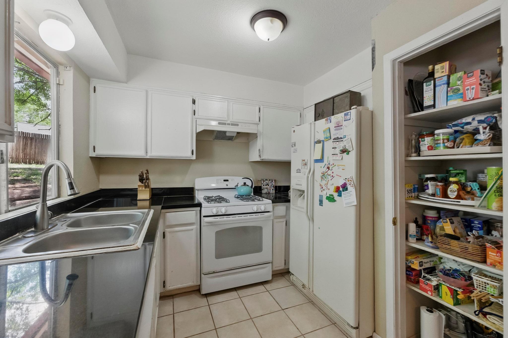 4802 Peach Grove Ct Property Photo 3
