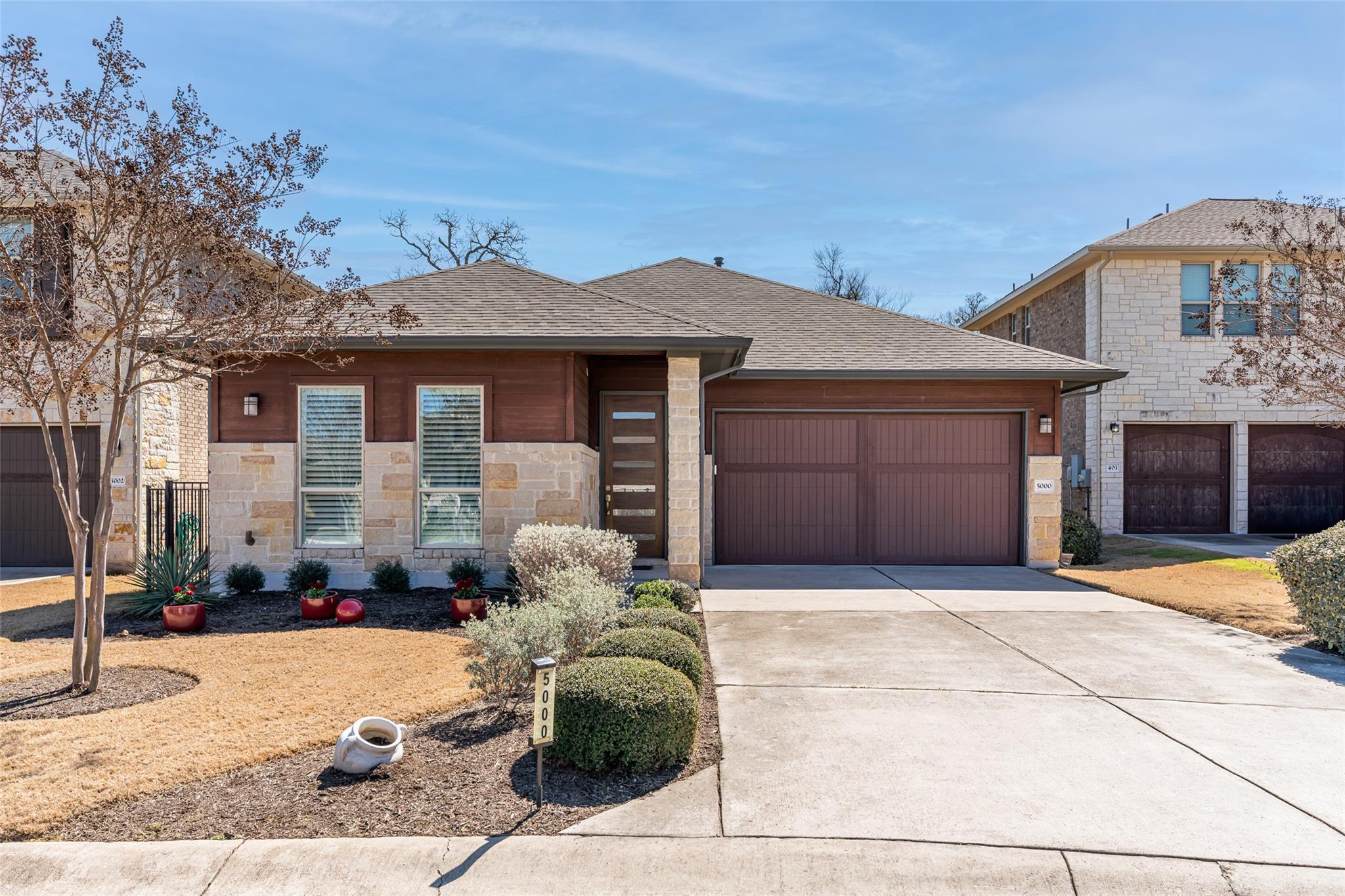 5000 Paul Thomas Dr Property Photo