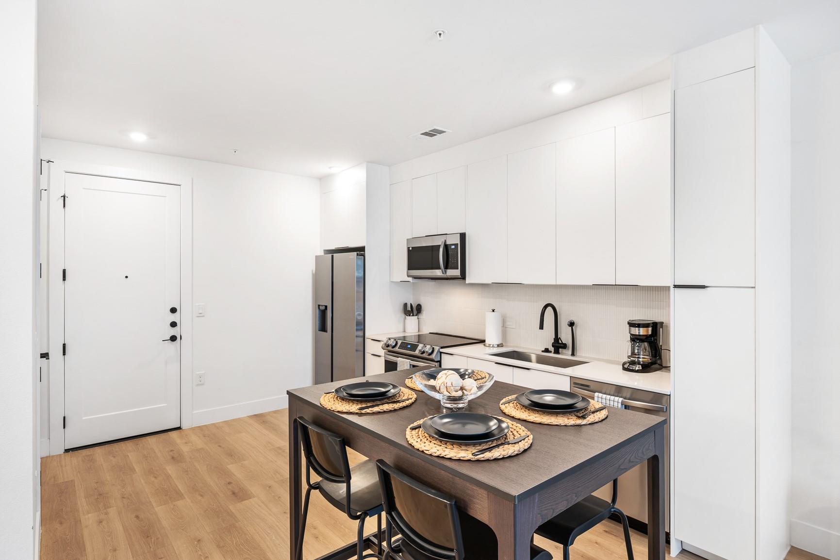 1701 Simond Ave #201 Property Photo 7