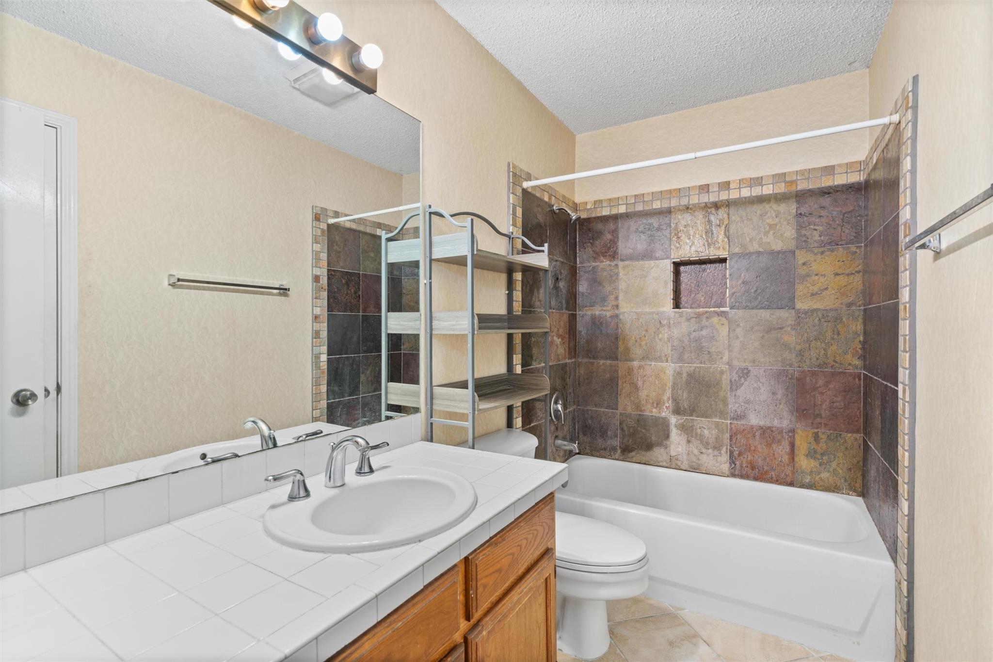 840 Eagles Way Property Photo 9