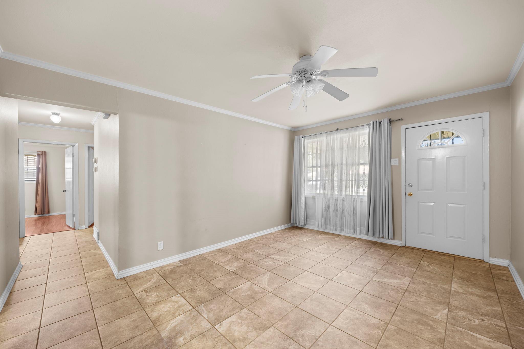 3817 Lancelot Ln Property Photo 3