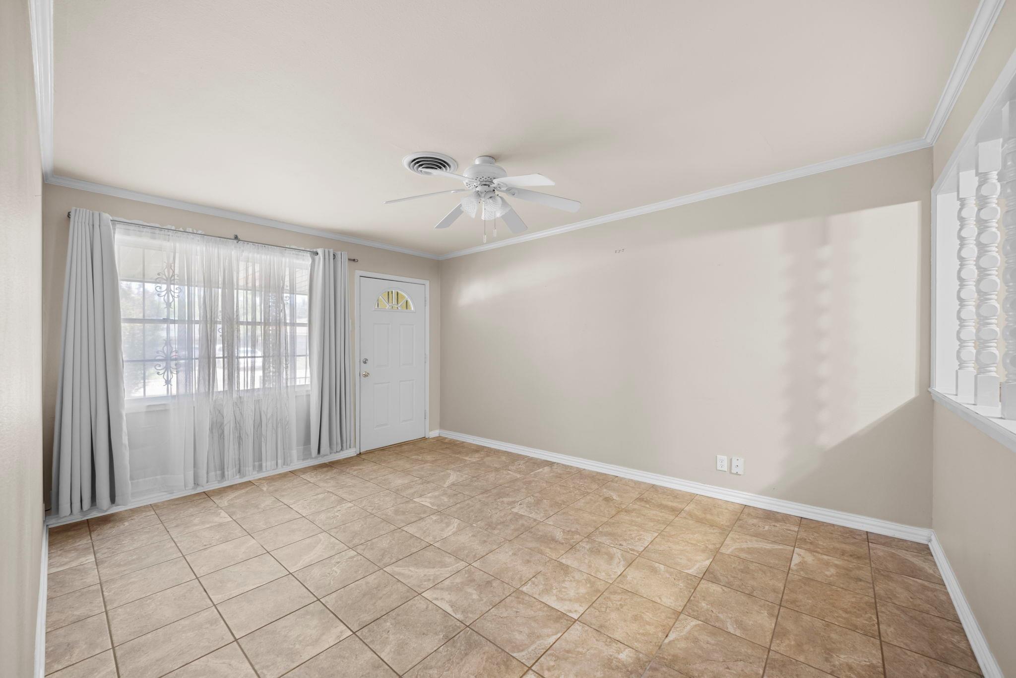 3817 Lancelot Ln Property Photo 4