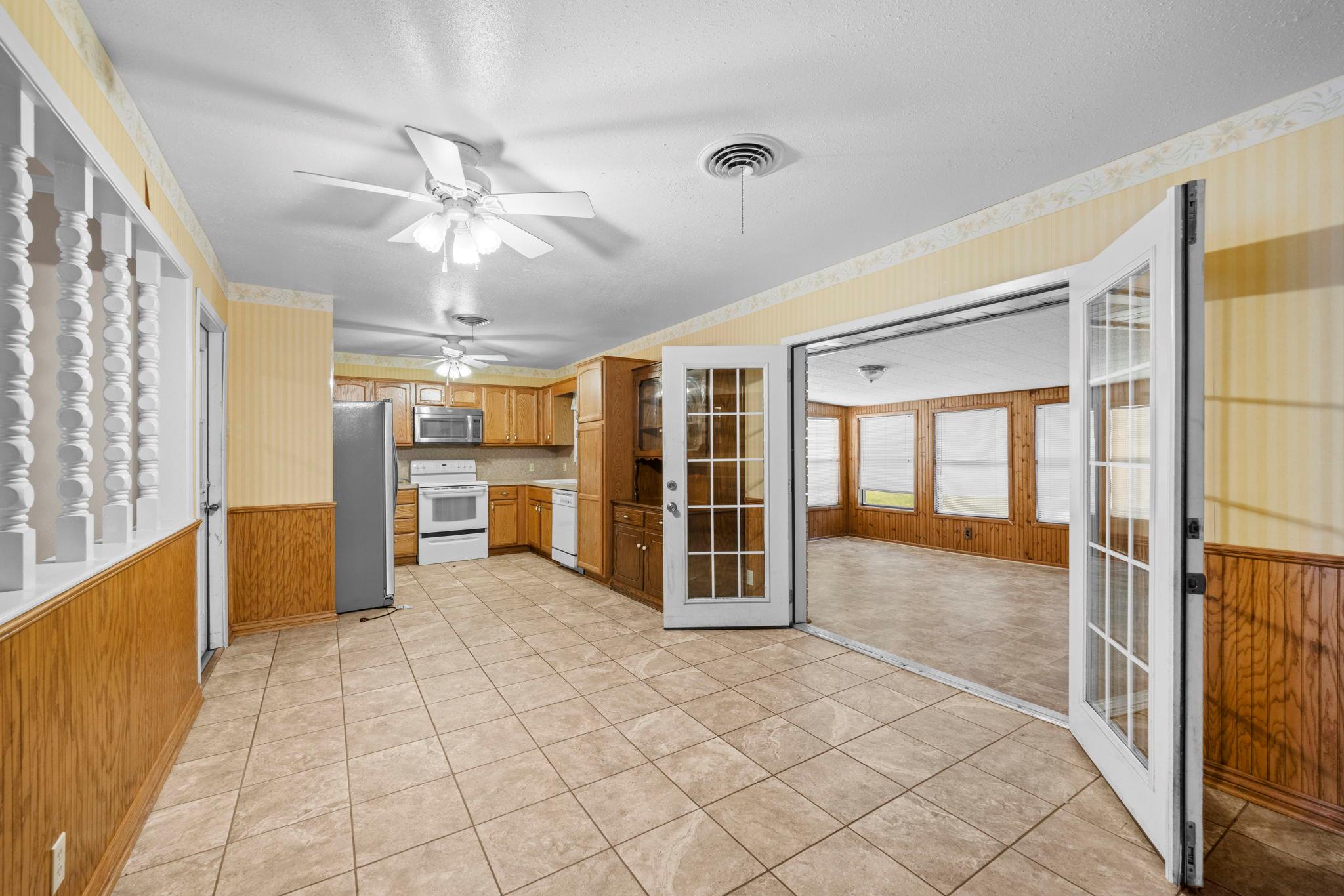 3817 Lancelot Ln Property Photo 5