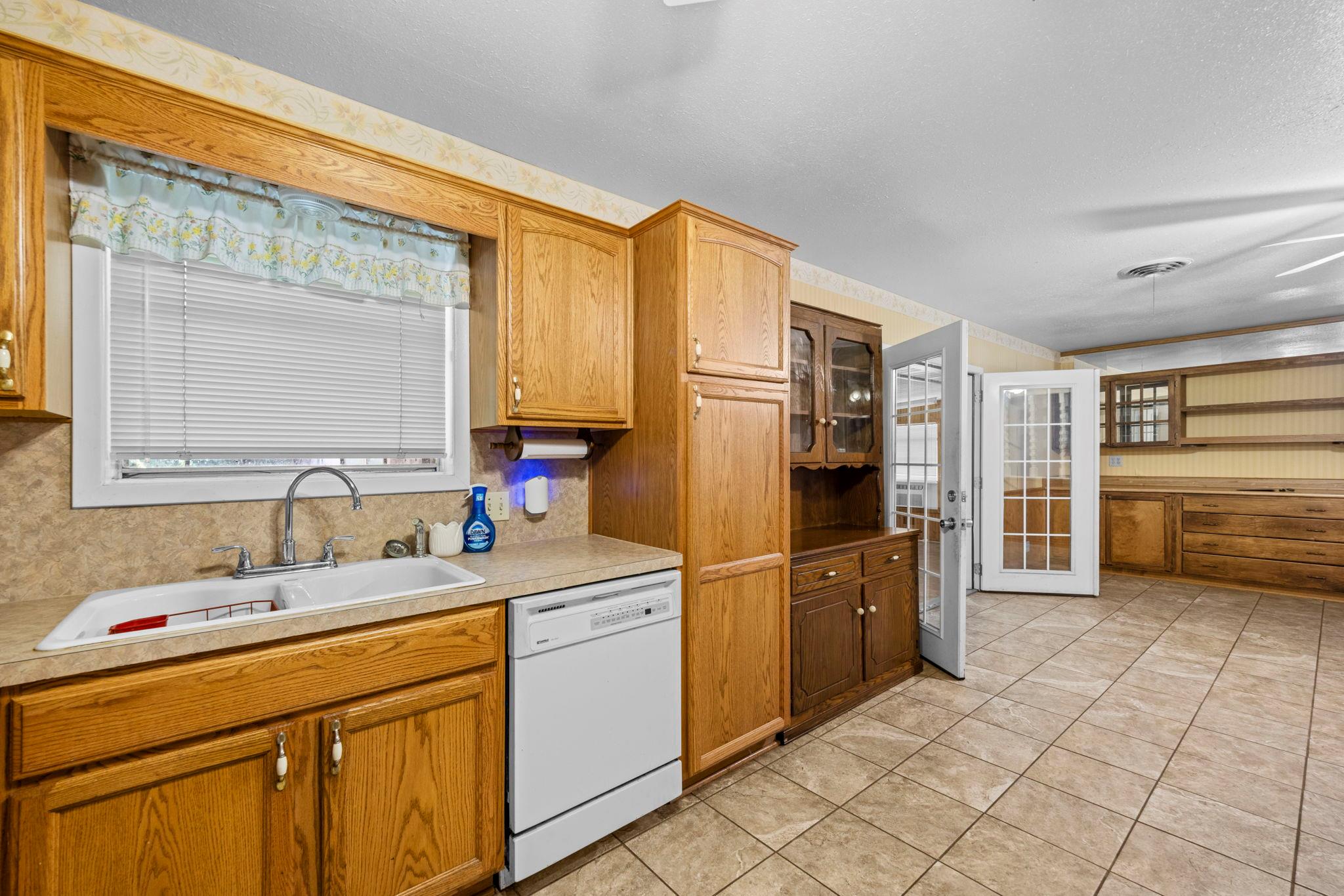 3817 Lancelot Ln Property Photo 7
