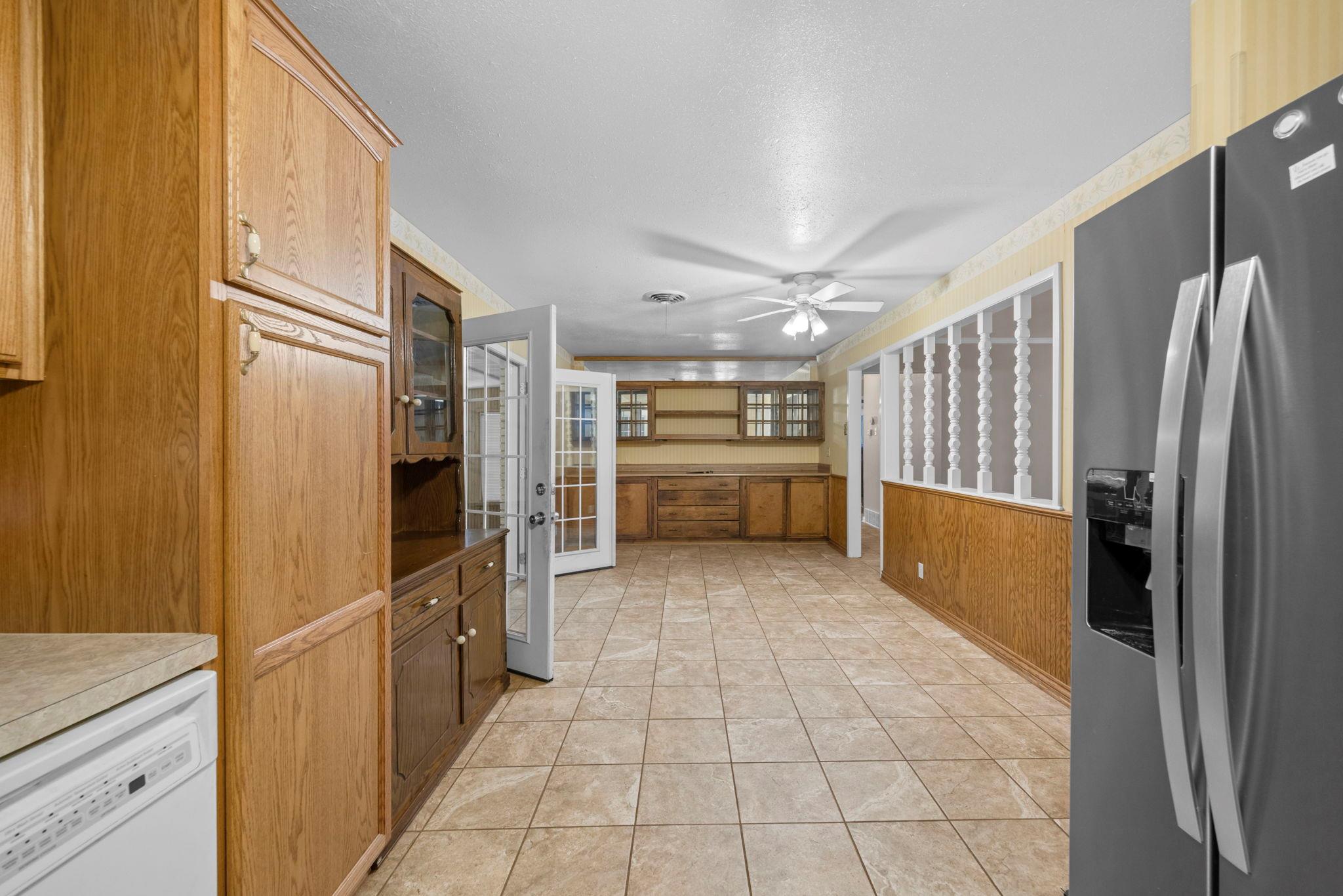 3817 Lancelot Ln Property Photo 8