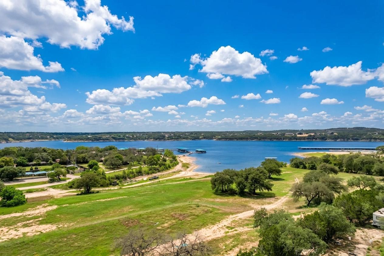 17101 Feather Rock Trl Property Photo 3