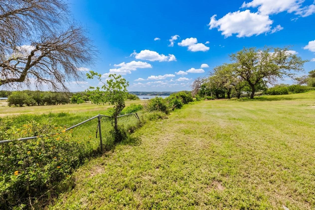 17101 Feather Rock Trl Property Photo 9