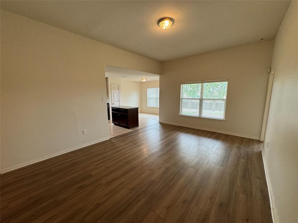 19400 Tayshas St Property Photo 2