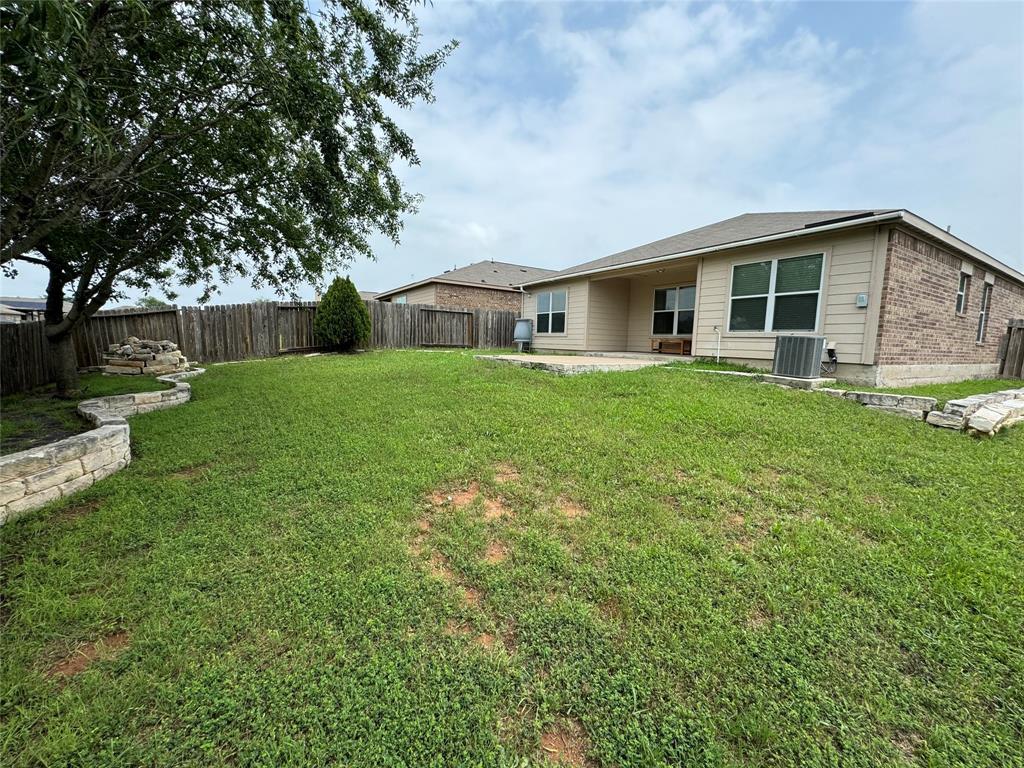 19400 Tayshas St Property Photo 13