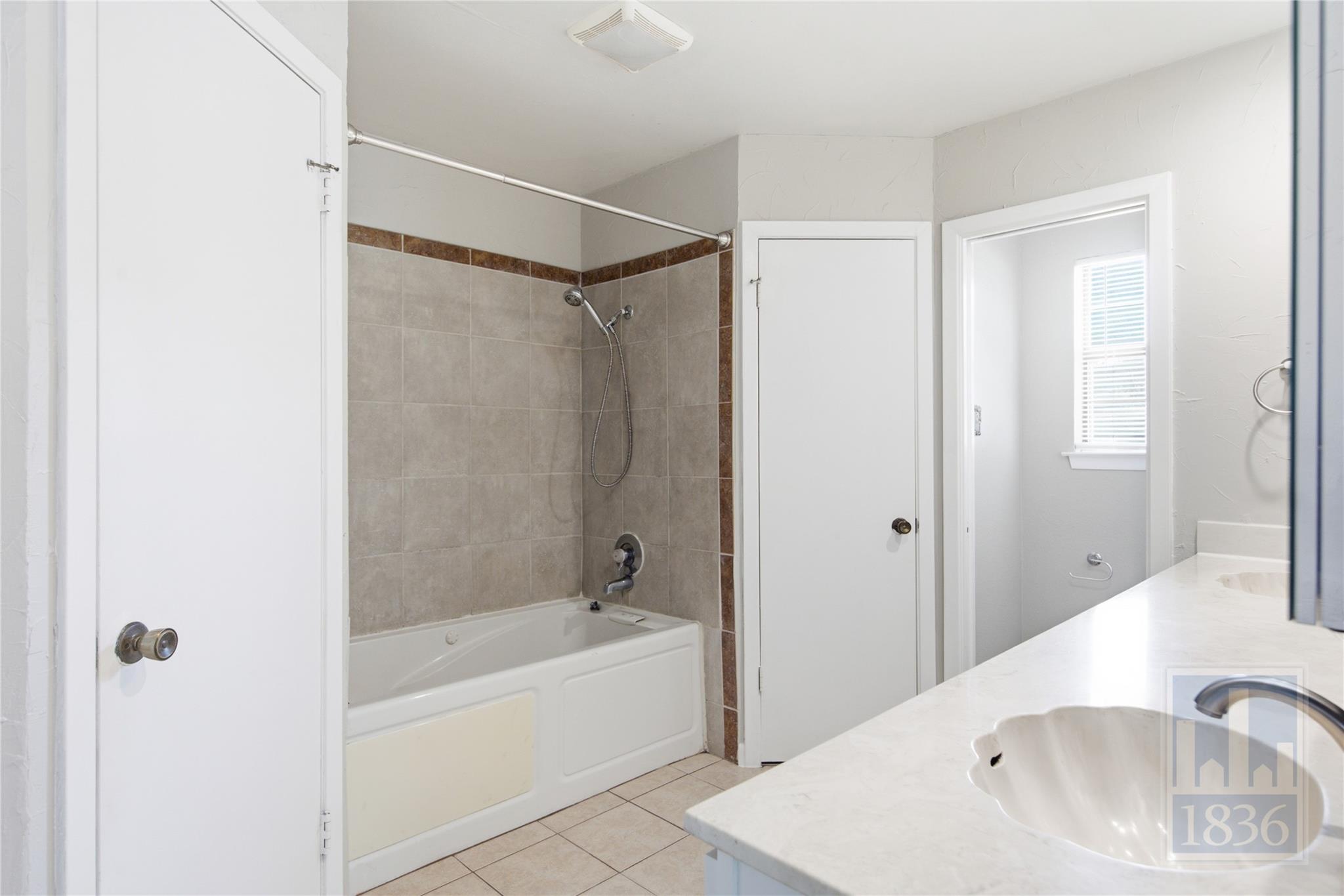 401 Oakridge Pass Property Photo 18