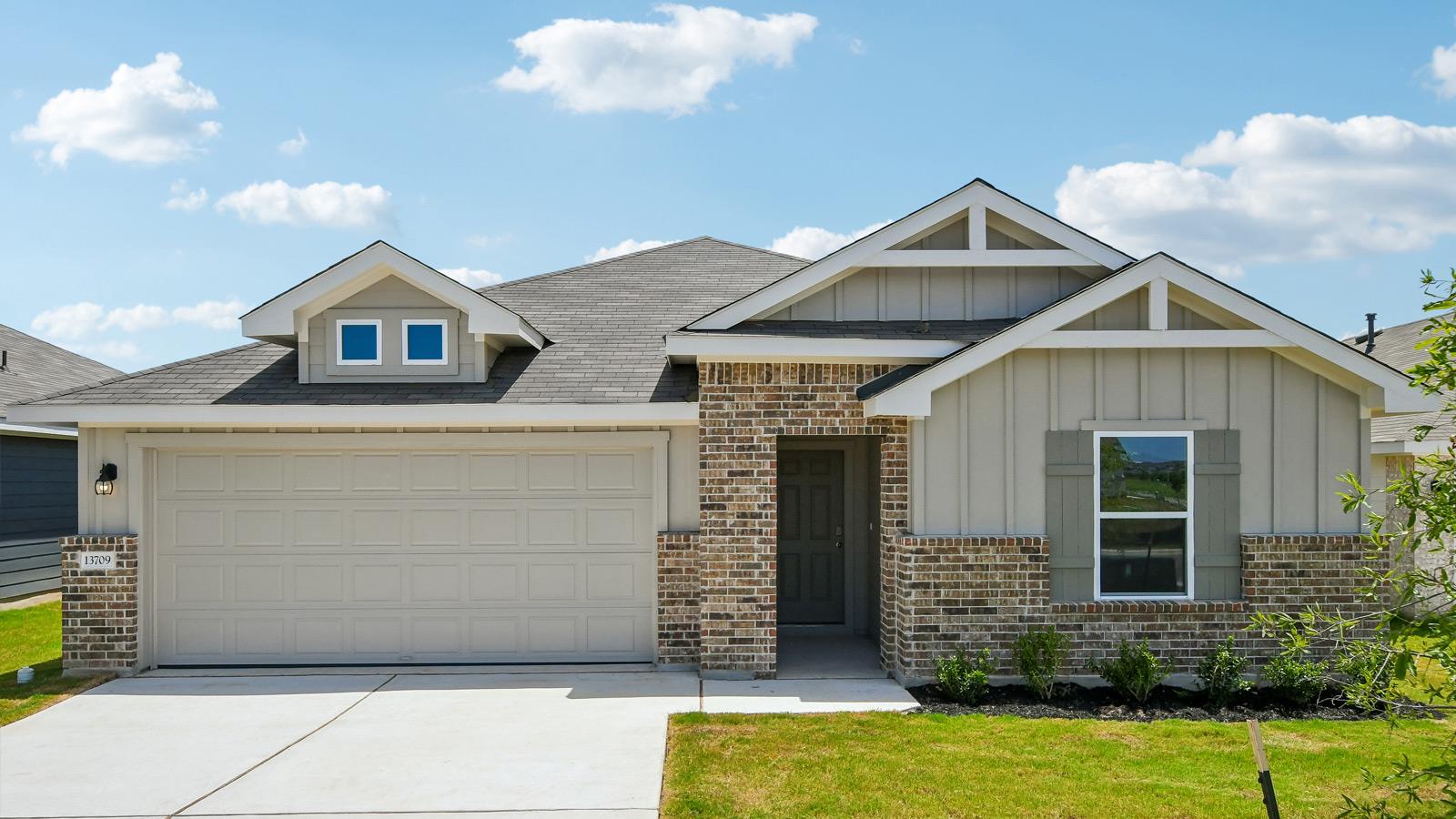 13709 Carper Dr Property Photo 1